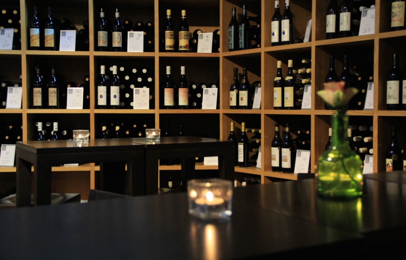 magasin-MONTFORT SUR ARGENS-min_wine_vinorama_wine_bottle_cellar_red_wine_wines_storage_wine_rack-1077047